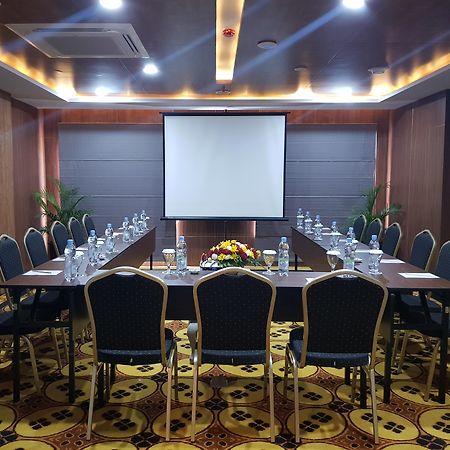 El Hotel Yogyakarta Malioboro Exteriör bild
