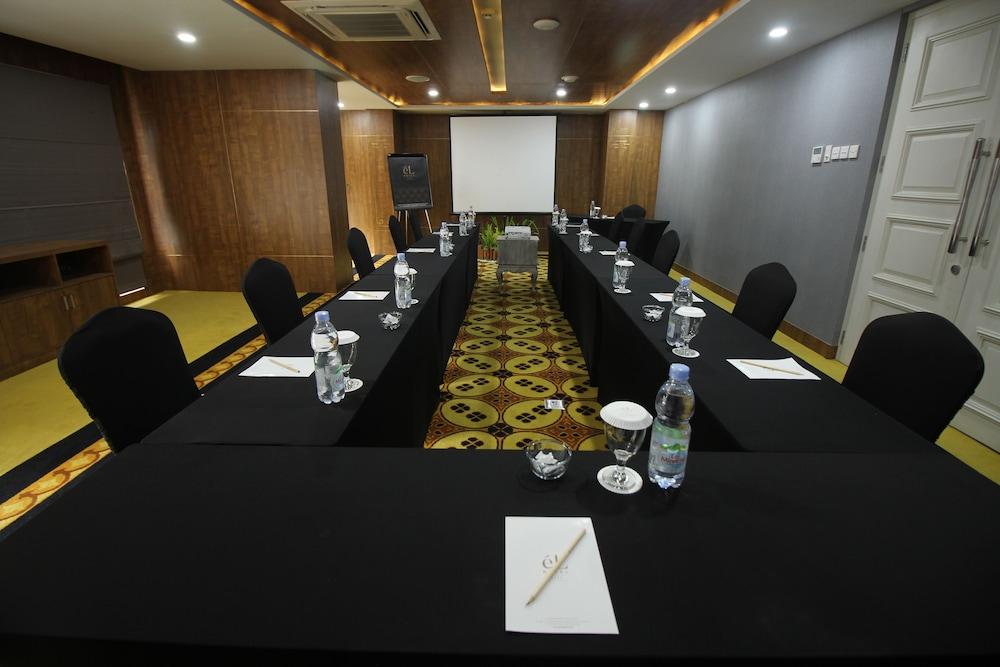 El Hotel Yogyakarta Malioboro Exteriör bild