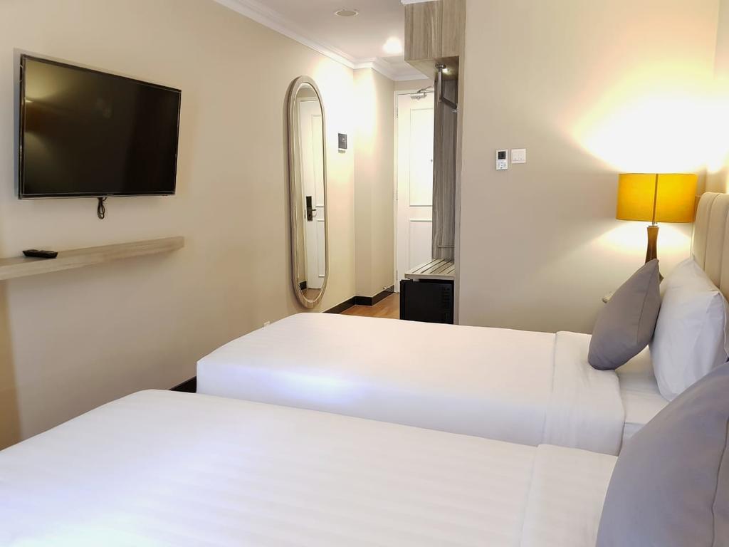 El Hotel Yogyakarta Malioboro Exteriör bild