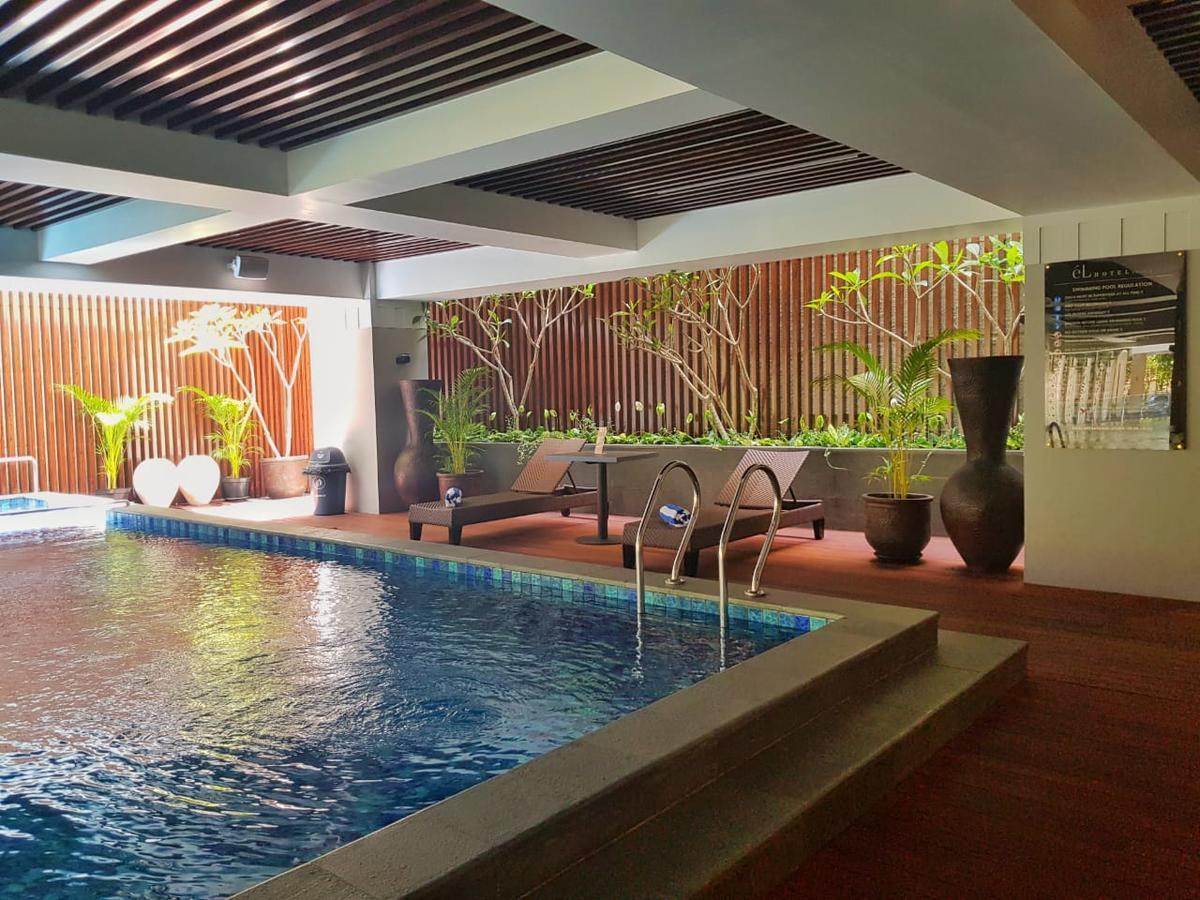El Hotel Yogyakarta Malioboro Exteriör bild
